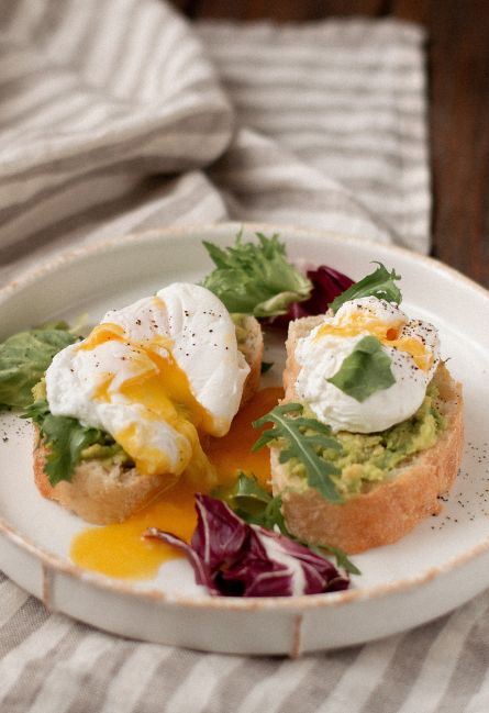 Simple Poched Egg Avocado Bread