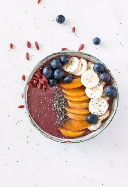 Vegan Strawberry Smoothie Bowl